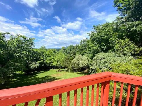 Rileyville Maison | The Firefly Lodge at Shenandoah