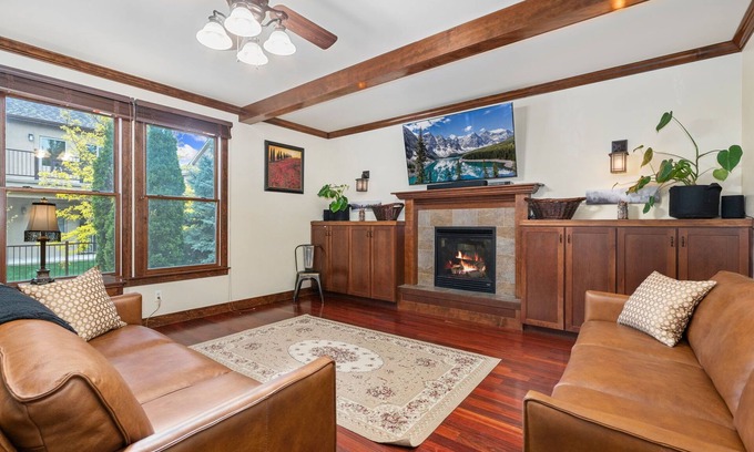 Greeley Maison | The Fireside Retreat | 6 BD, Sauna, Home Theater