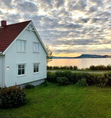 Buvika Villa | The Fjord House