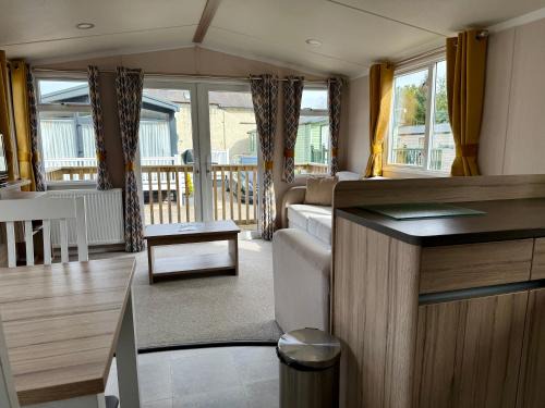 Aberlour Station Balnéaire | The Fly Van - Beautiful, luxury static caravan