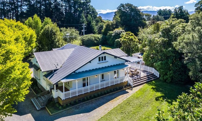 Pirinoa Maison | The Forest House, Martinborough