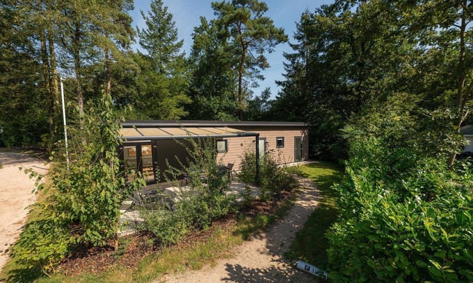Municipality of Apeldoorn Maison | The Forest Lodge is a contemporary and surprisingly spacious chalet.