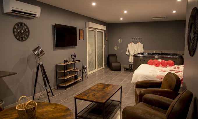 Saint-Bauzille-de-la-Sylve Appartement | The cozy little nest parenthesis with Jacuzzi