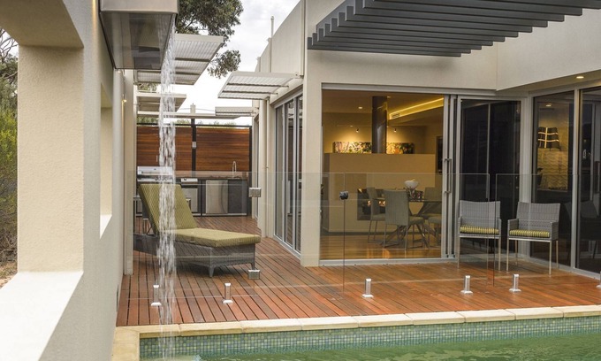 Paringa Villa | The Frames 'Pastiche' Luxury Retreat avec vue sur la piscine privée de River Murray, Spa