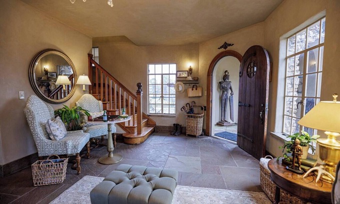 Tahlequah Autre | The Franklin Castle