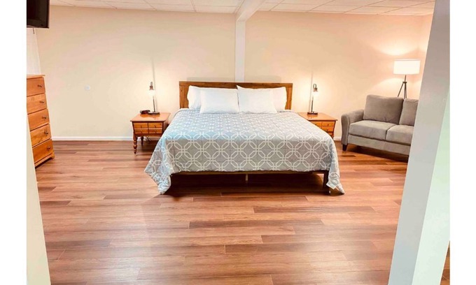 Ruckersville Maison | The Franklin Estate - Suite F-Private Apt-King Bed