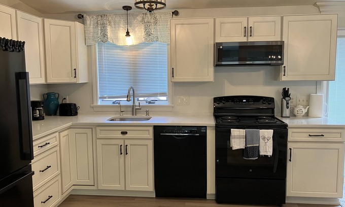 Londonderry Copropriété | The French Farmhouse: A Luxury Two Bedroom Condo on Rural, Peaceful Property