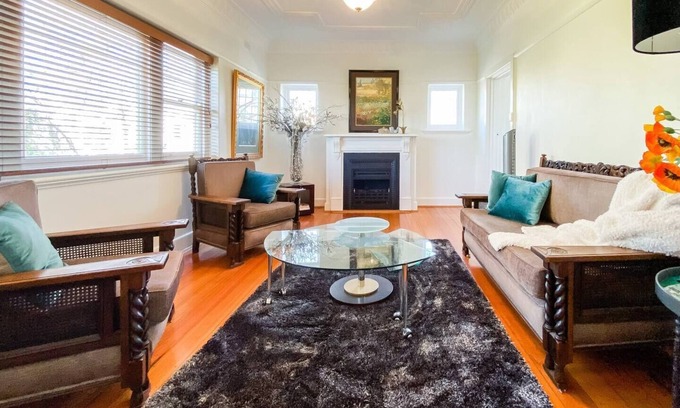 Albert Park Appartement | The Gables Stylish Victorian Beachfront Abode