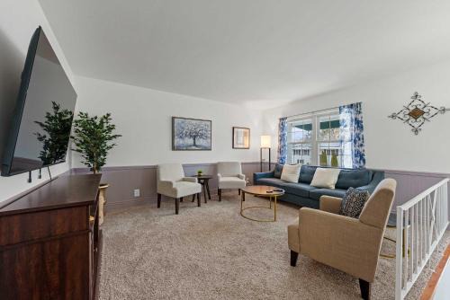 Royal Manor Maison | The Gahanna Getaway