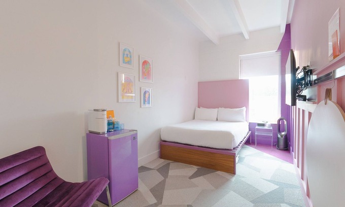 East Hill Hôtel | The Gallatin 315, Only 3 miles to Broadway!
