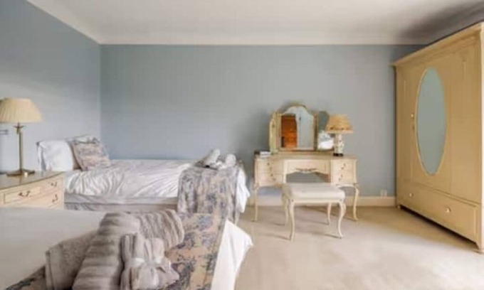 Kinross Lit Et Petit-Déjeuner | The Garden Room 40 mins Edinburgh, 10 mins Loch Leven, 25 mins Sterling Castle