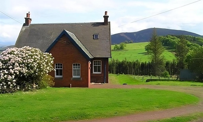 Biggar Maison | The Gardener's House