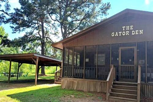 Karnack Maison | The Gator Den at Caddo Lake in Karnack, Texas