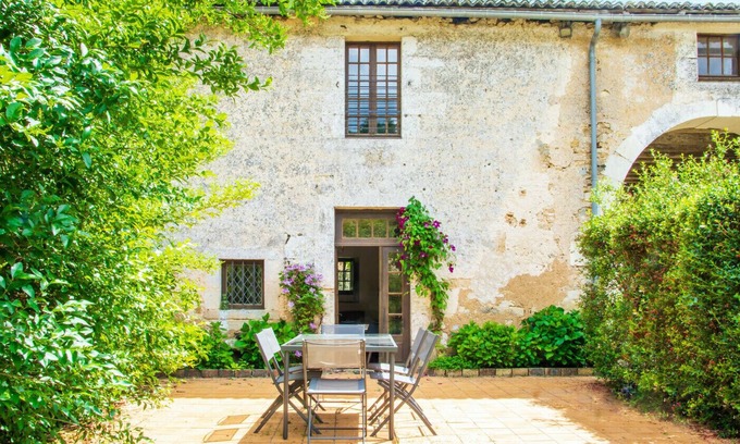 Beruges Maison | Le Gîte de l'Abbaye du Pin
