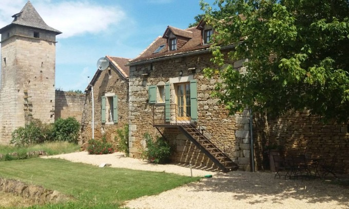 Ginals Maison | The gite of the Chateau de Pervinquieres
