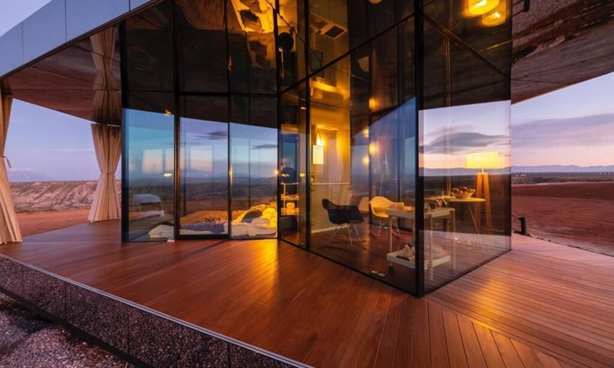 Gorafe Maison | The glass house in the gorafe desert