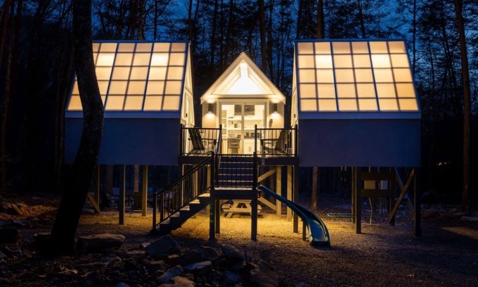 Goldbond Cabine | The Glo Haus @ Four Fillies Lodge