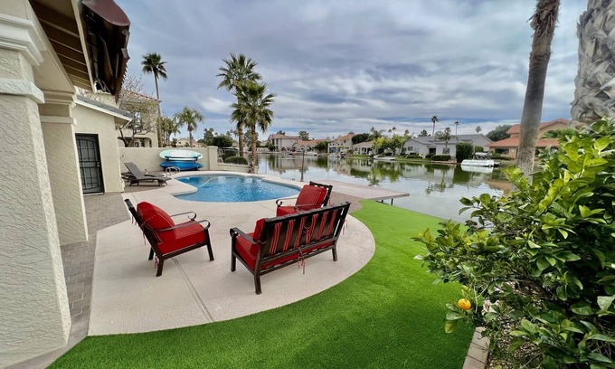Val Vista Lakes Maison | "The Gondola Getaway" - Fully remodeled luxury waterfront home