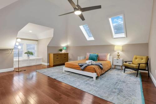 Victorian Village Maison | The Goodale House - 2 Units - 4 BR 5 Bath
