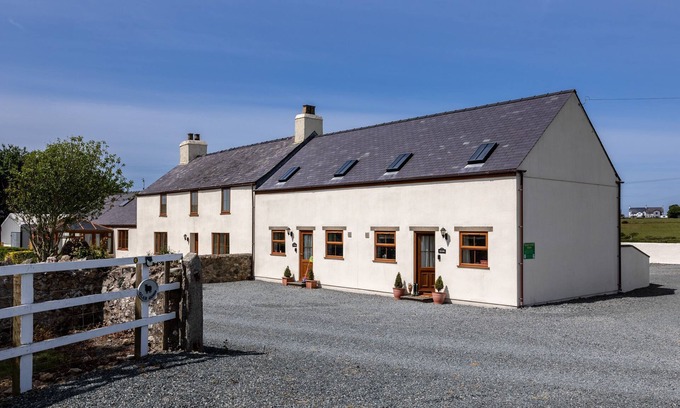 Llanfaelog Maison | The Granary at Glan Gors, une charmante maison de campagne située dans un endroit calme
