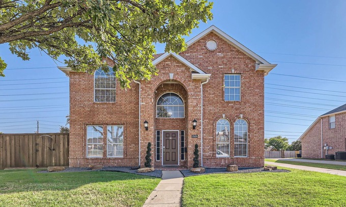 Southwest Carrollton Maison | The Grand Leicester – Spacious 4BR Stay