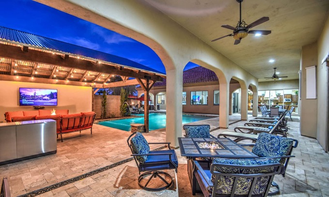 Gilbert Maison | The Grand Resort, 1 Acre Property. "Huge Outdoor Space to Relax in the Sun."