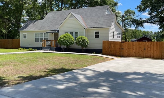Tuscaloosa Maison | The Gray Villa- 2.8 Miles to Bryant-Denny Stadium