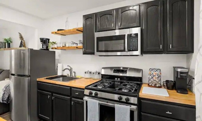 Washington Appartement | The Green Door - Cozy Stay by the Square Pubs & Cafe