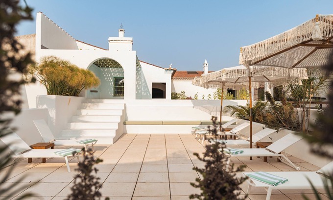 Alvito Maison | The Green House by Santiago de Alfama