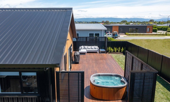 Martinborough Maison | The Green House: Luxe Eco Escape