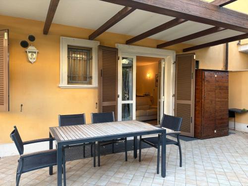 Marina di Massa Maison | The Green Nest-Casa con giardino