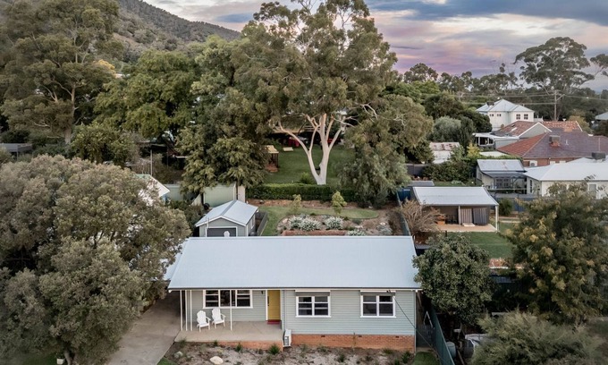 East Tamworth Maison | The Green Note Getaway