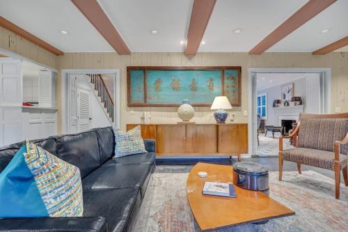 Statesboro Maison | The Grey - Large Eclectic and Quiet Home
