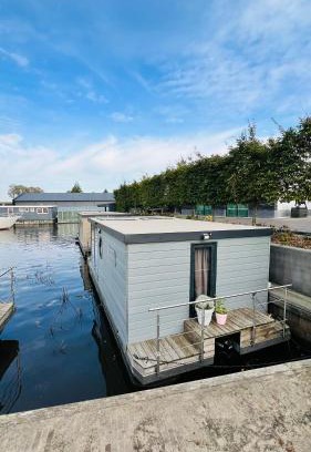 Zwartsluis Appartement | The Grey Pearl Houseboat