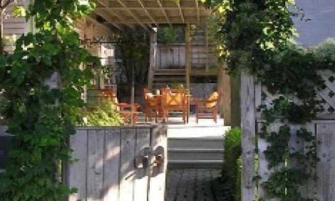 Perrysburg Maison | The Guesthouse West Side - Walking distance to the best Perrysburg has to offer!