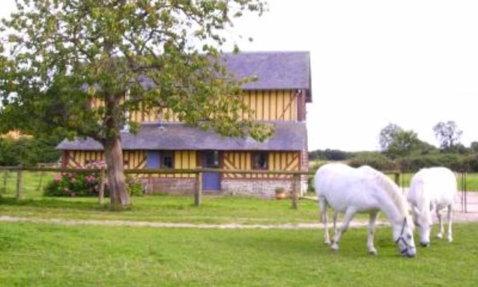 Saint-Philbert-des-Champs Maison | La Maison de Léopold.