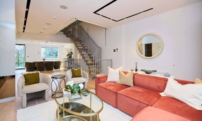St. Johns Wood Maison | The Hamilton Gardens Hideaway