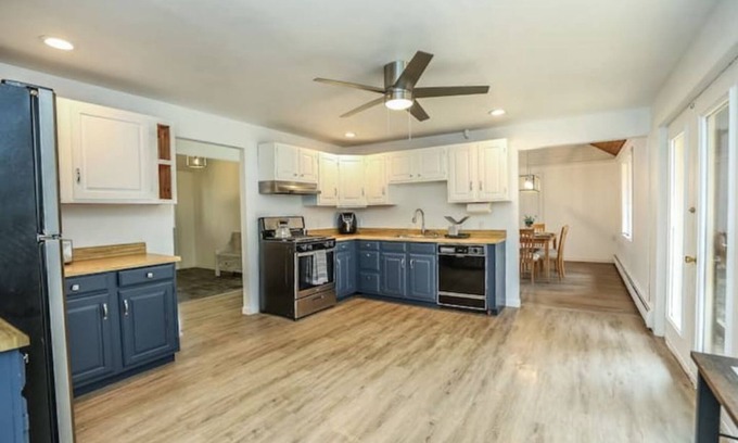 Harrisville Maison | The Harrisville Ranch - Monadnock Region Getaway!