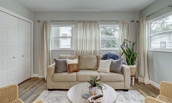 Downtown Dunedin Appartement | The Heart of Downtown Dunedin on Main St