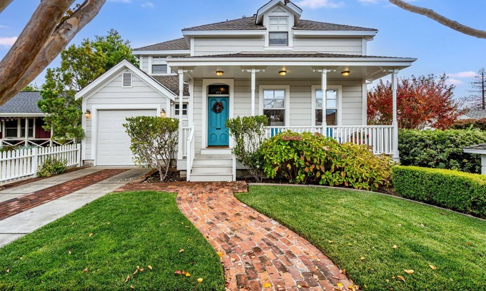 Sonoma Maison | The Heart of Sonoma Plaza: Stylish 1877 Victorian