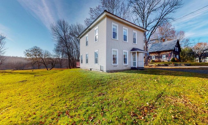 Monson Maison | The Hebron House