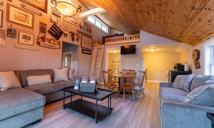 Alton Bay Cabine | The Hideaway, lake views & access sleeps 8 Now featuring AC Wi-FI and TV