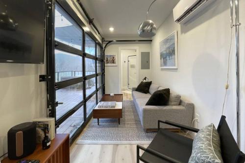 Hurricane Maison | The Hideaway on Tacketts - Shipping Container