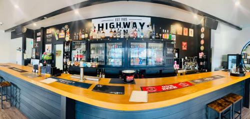 Harewood Hôtel | The Highway Inn