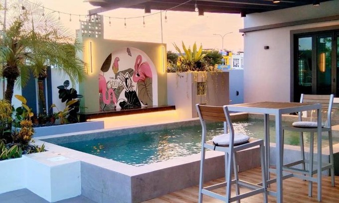 Bukit Indah Maison | The Hiijo Haus Private Pool & Garden
