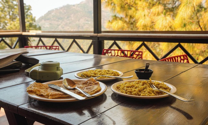 Kaul Lit Et Petit-Déjeuner | The Himalayan Living Whistling Pines