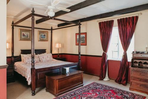 Bathurst Maison | The Historic Pig and Whistle Inn