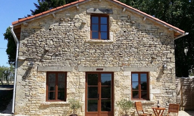 La Chevrerie Cottage | The Hobogîte: 4-Star Gite en Pierre, Exclusivité Piscine Chauffée, 4000m2 Jardin