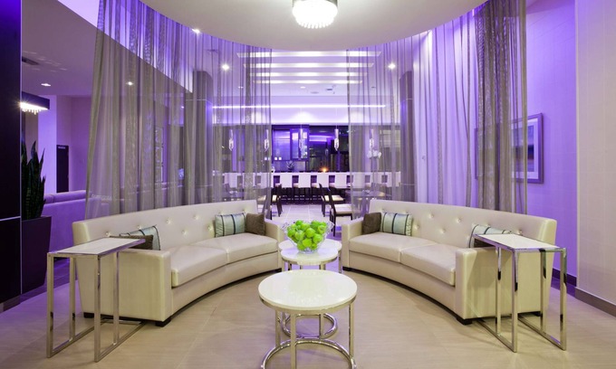 Downtown Halifax Hôtel | The Hollis Halifax a DoubleTree Suites by Hilton Hotel