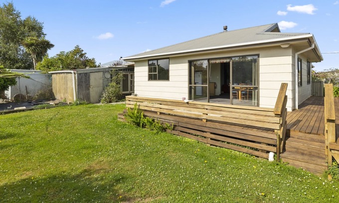 Waikouaiti Maison | THE HOME AT SEA – WAIKOUAITI HOLIDAY HOME, pet friendly in Karitane